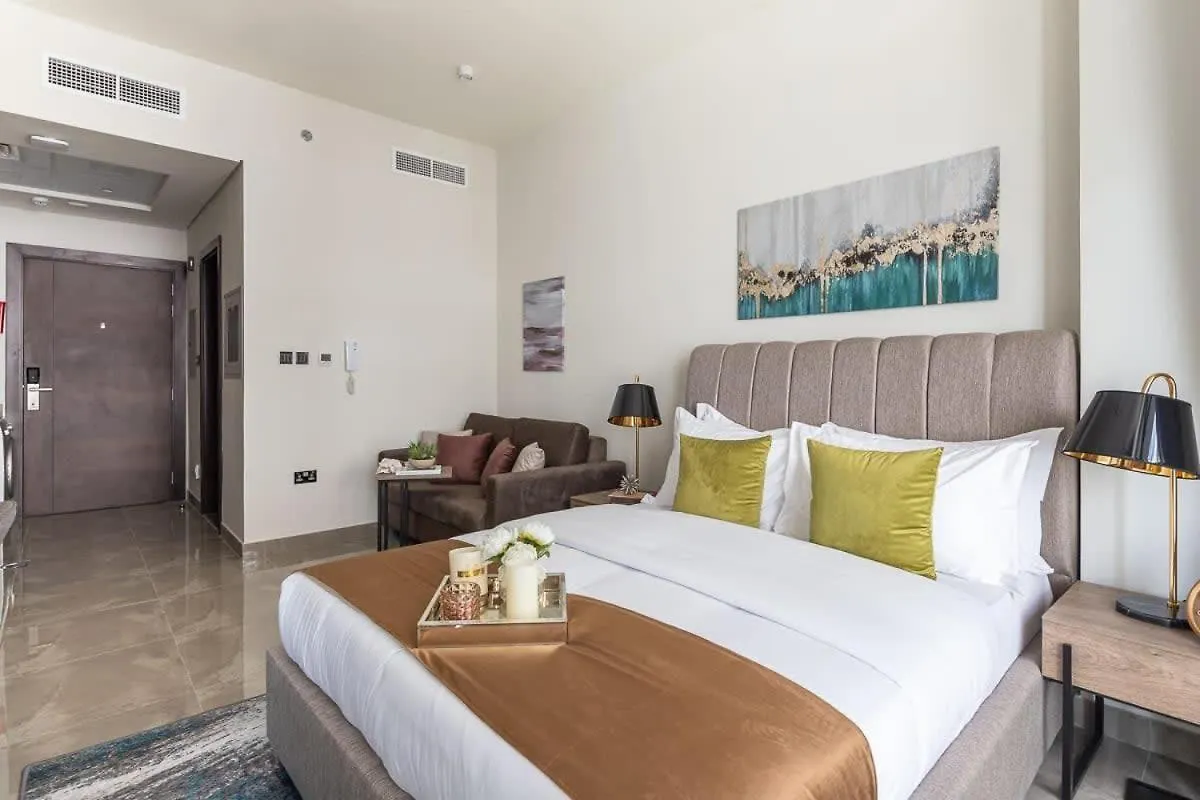 Frank Porter - Majestique Residence 2 Dubai